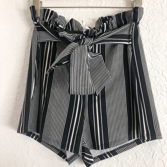 Pants - Black and White Shorts